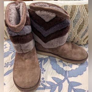 UGG Women's Tan and Brown Fur Boots/rare size 7